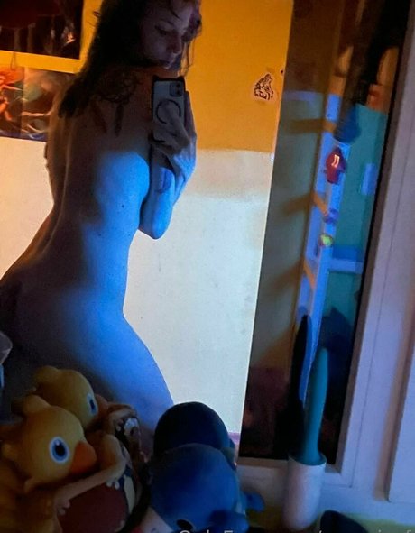 aymai of model nude photos