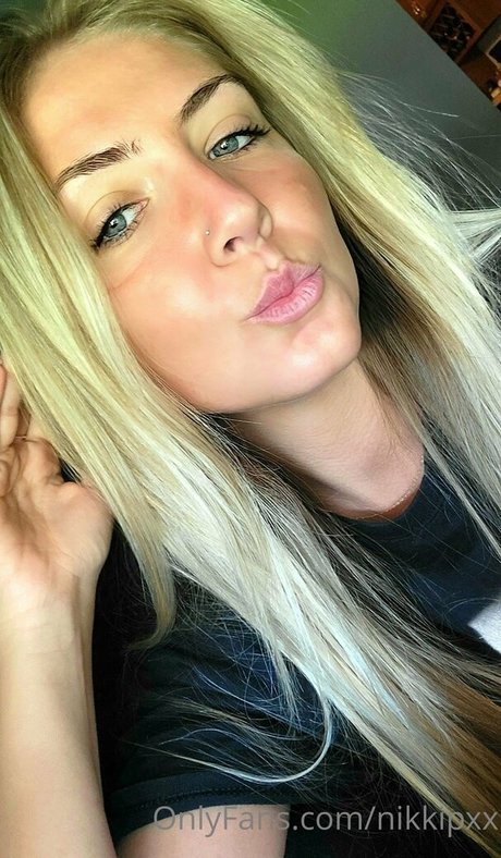 Nikkipxx nude pornstar images