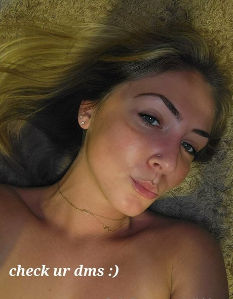 Nikkipxx model sexy pic