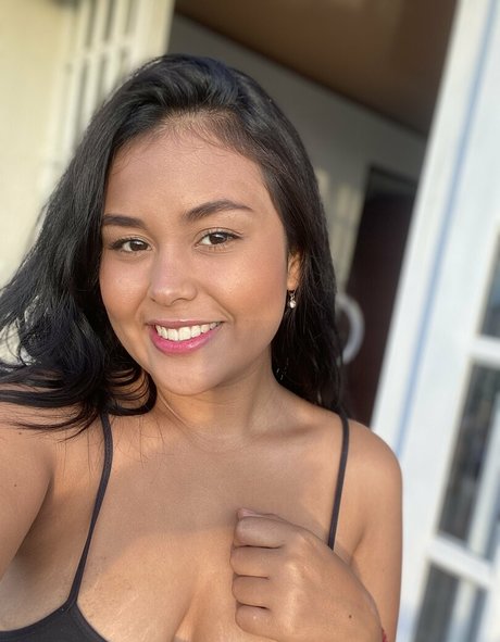 hazelxfox nude star image