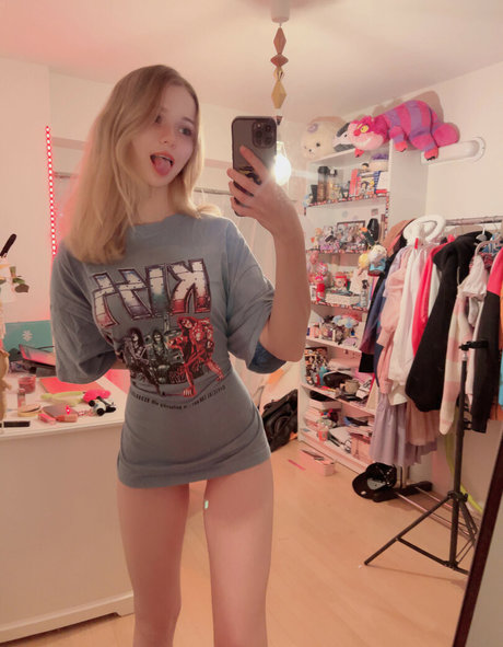 Rachel Blossom pornstar art picture