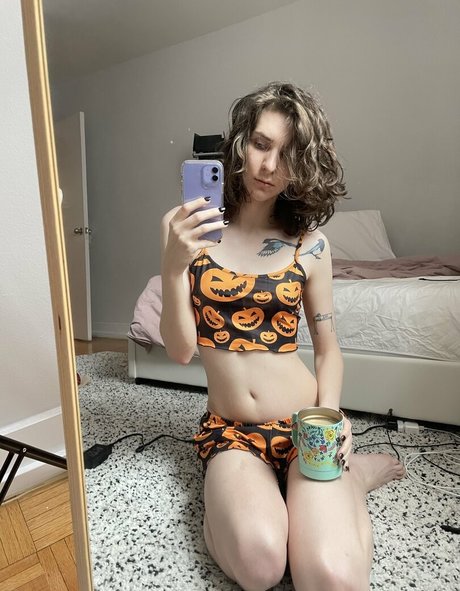Miss Crows Nest nude actress picture