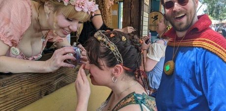 The Naughty Wench hot star pictures