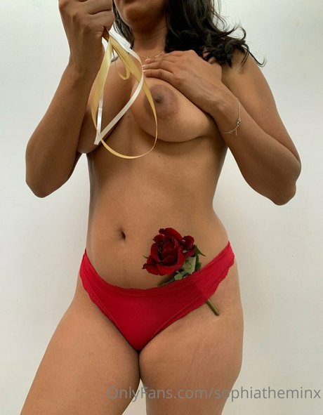 sophiatheminx hot star galleries