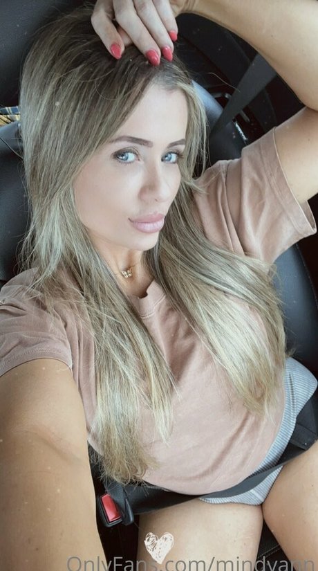 mindyann nice actress pics