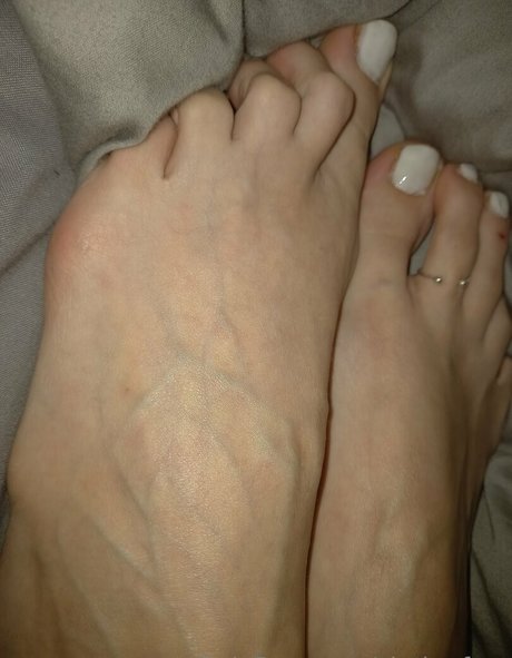 clarita feet pornographic model galleries