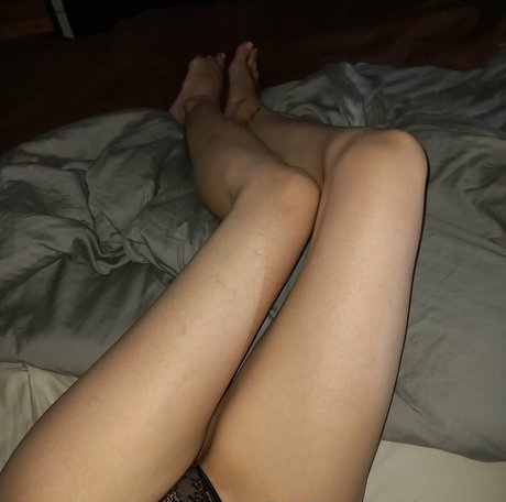 clarita feet model sexy photo