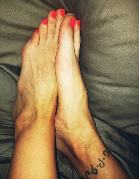 clarita feet model pornographic photos