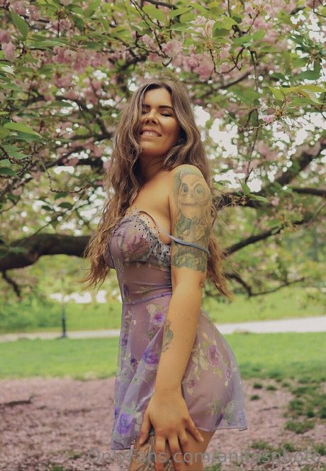 Anita Sadowska sexy star img