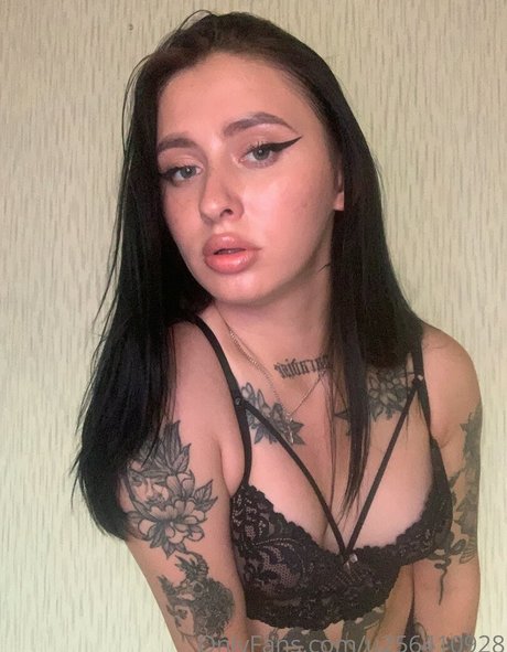 alina juicy b1tch model top pictures