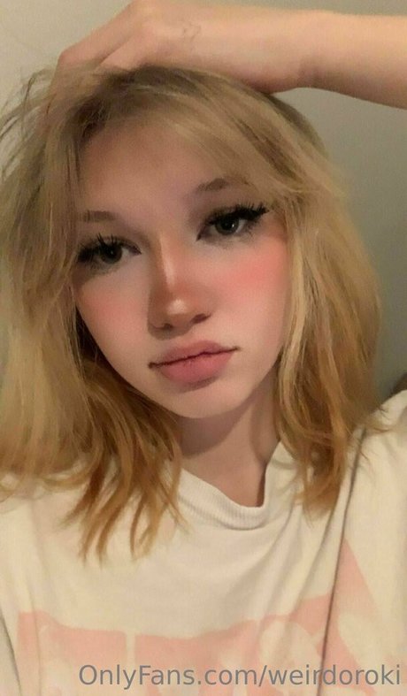weirdoroki xxx model photo
