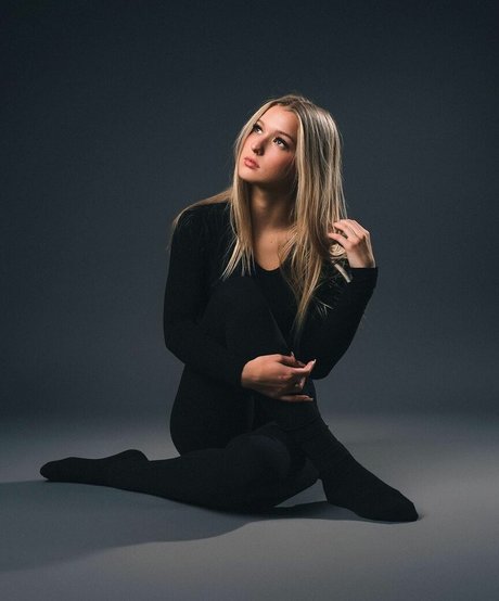Emma Welyki model perfect pictures