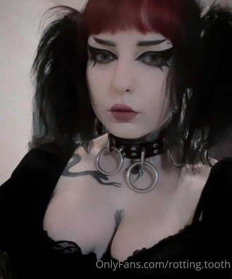 rotting tooth nude model gallery