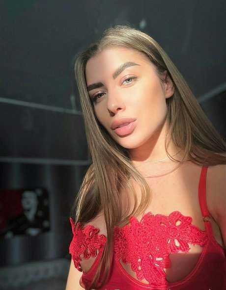 loveyarina star high quality pics