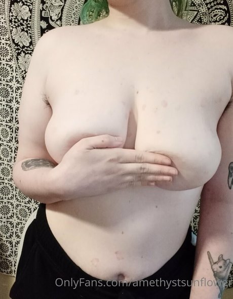girl on girl onlyfans porno picture