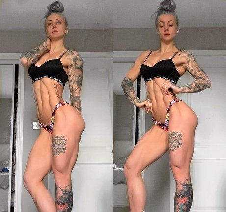 Lauren Kenealy pornstar pretty picture