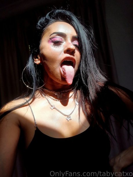 Tongue Queen sex model photos