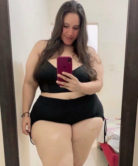 Andreina Valencia top profile image