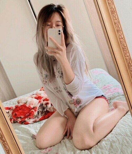 Yukimochi nude model image