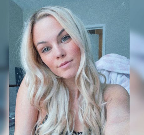 Sweetbabyk porn actress picture