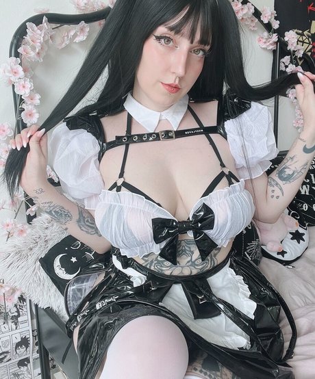 DeidarasBae art model pic