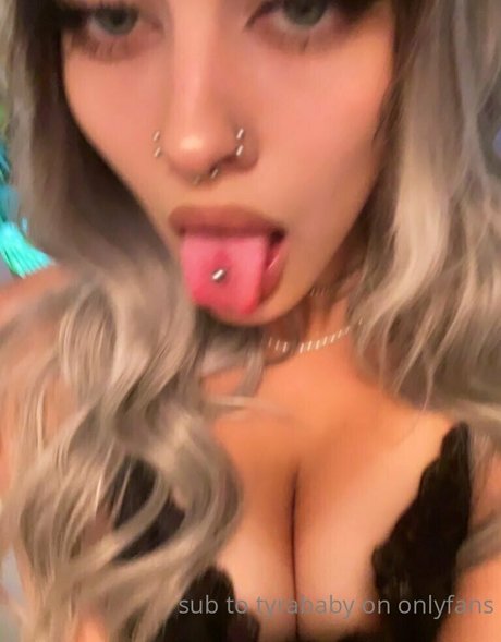 msgoodpussyt model erotic image