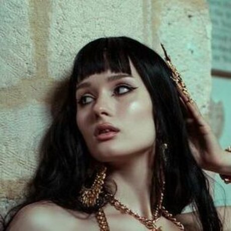 Saich0tic model porn archive