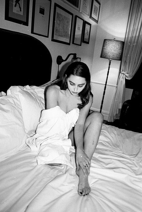 Tessas Ghost erotic model pics