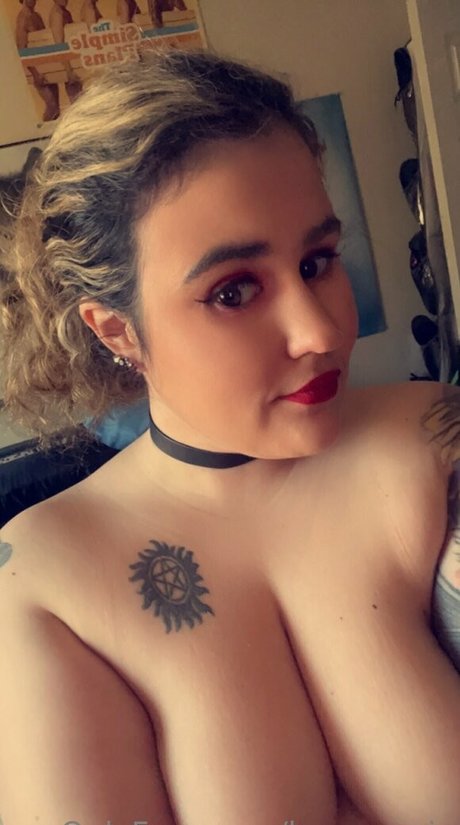 laurxmarie model nude pics