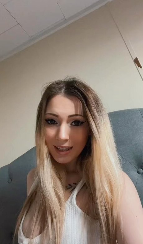Little Momma model xxx img