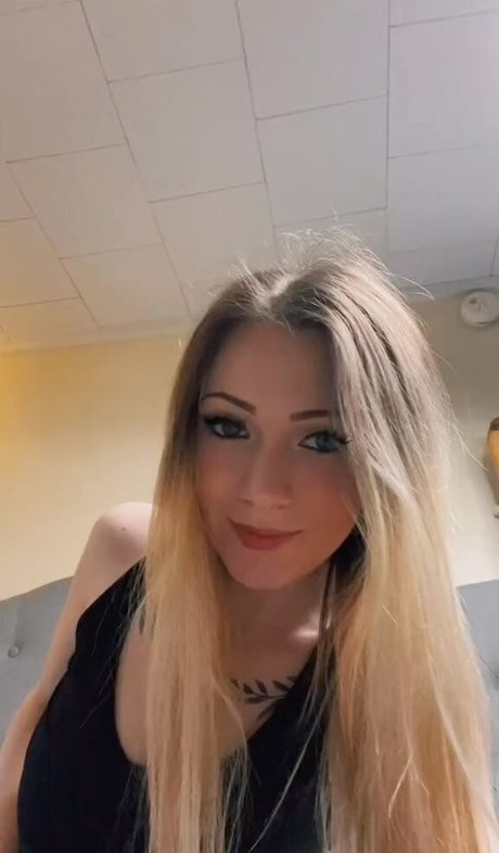 Little Momma model hot pic