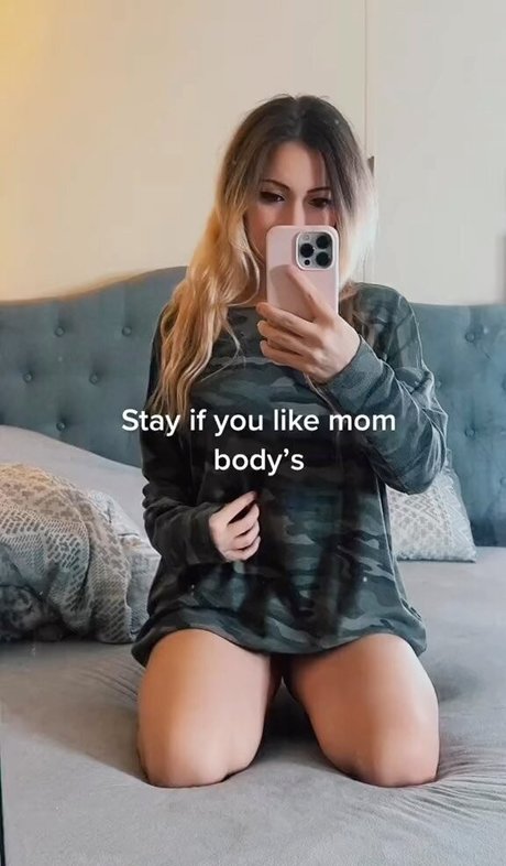 Little Momma pornstar erotic gallery