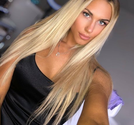 Dezmin Schubel star beautiful images