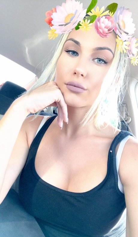 Dezmin Schubel pornstar hd img