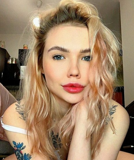 dollthifa star nude pic