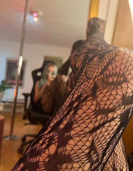 famous midget onlyfans art naked gallery
