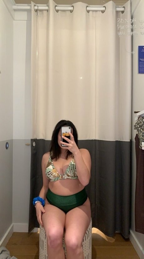 sofia gains erotic actress photos