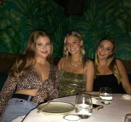 Poppyy Hopson pretty actress gallery