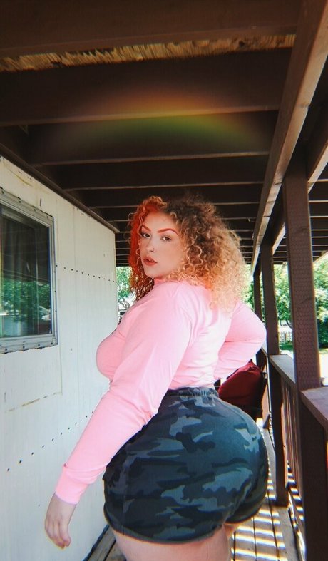 queenkofficial naked star photo