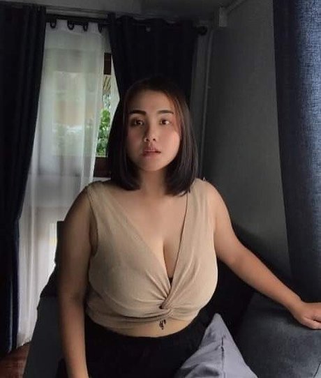 Phiromya Pangyouk model erotic gallery