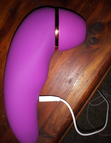 arobbes model nude photos