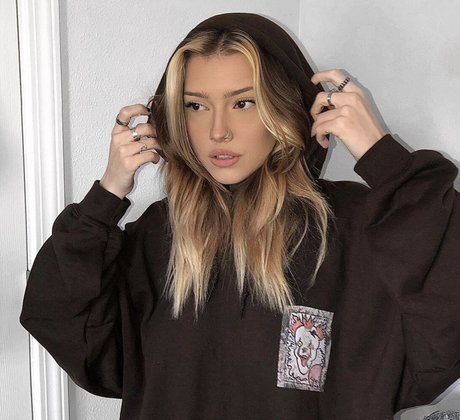 Ohkailno pornstar nude pic