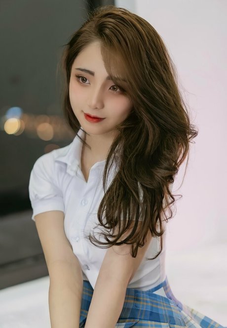 yuumeilyn pornographic model img