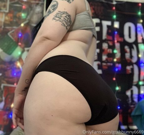 gothbunny6669 erotic star picture