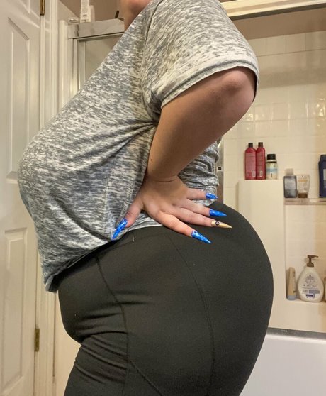 fatbae pretty model image