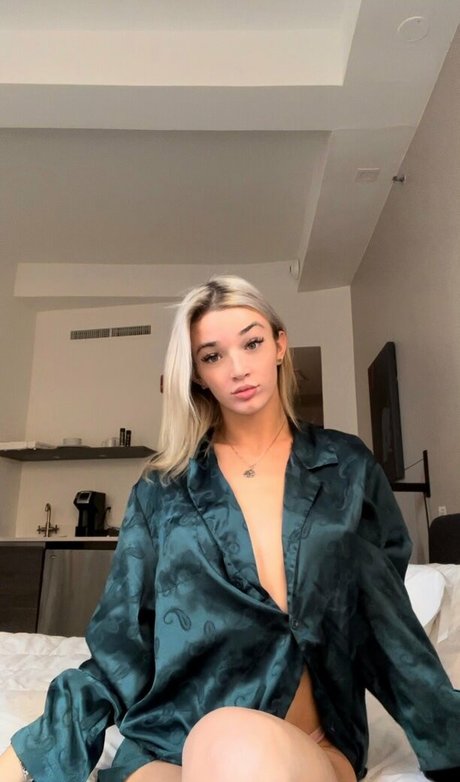 Stellasamore actress img