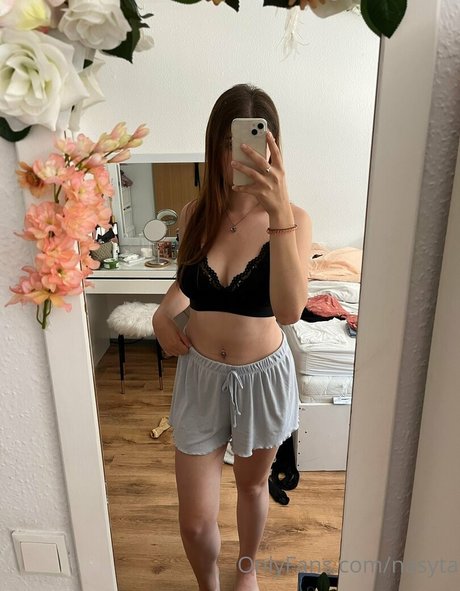 nasyta model sex pics