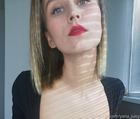 yanajuicy top profile image