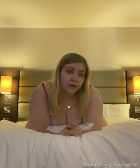 pr1ncessgl1tter nude star pic