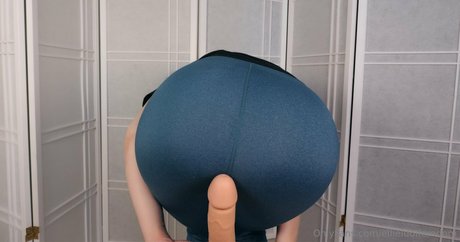 ellieidolfemdom beautiful model archive